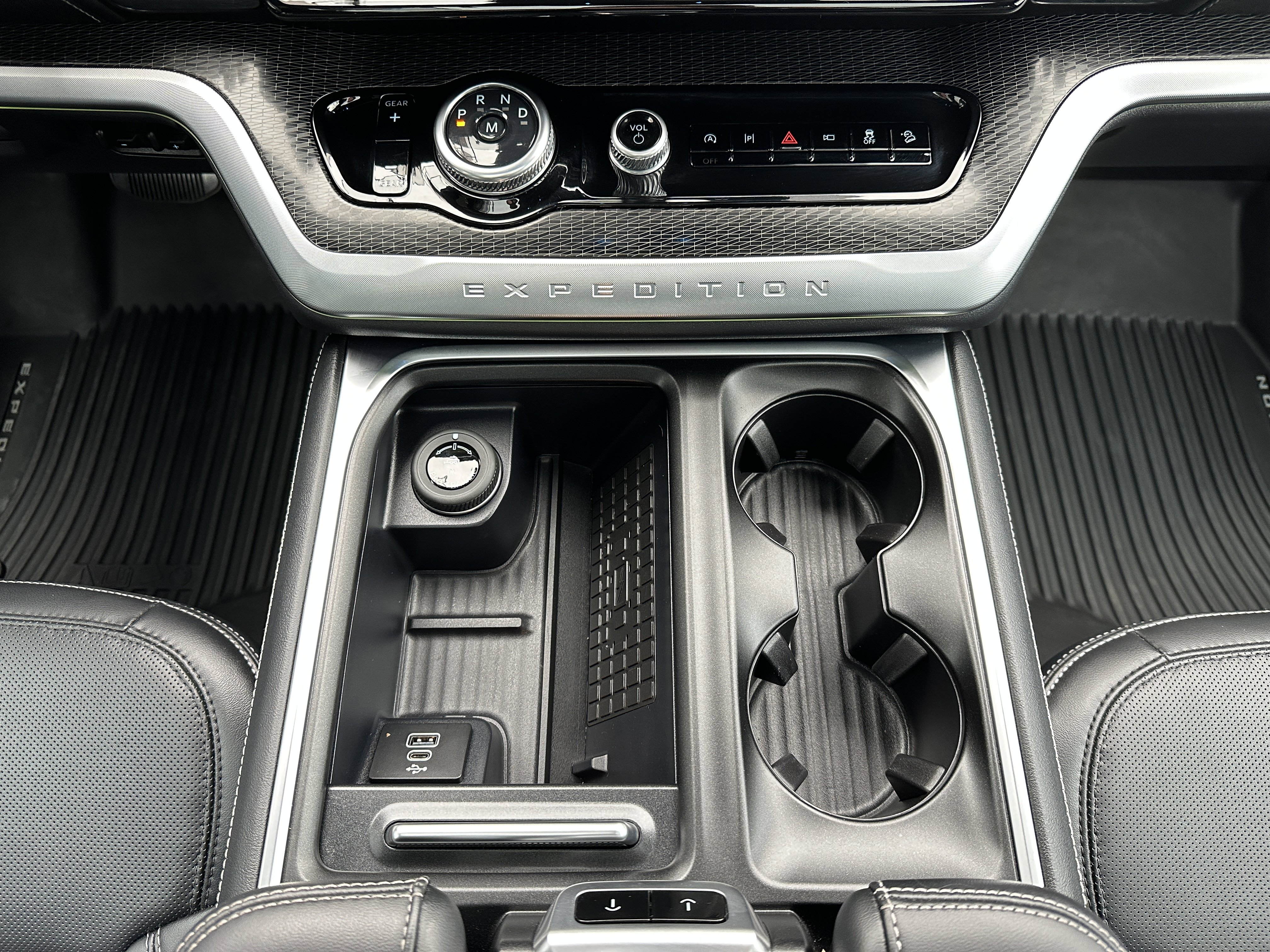 Used 2025 Ford Expedition Platinum w/ Stealth Appearance Package AWD/4WD image 46