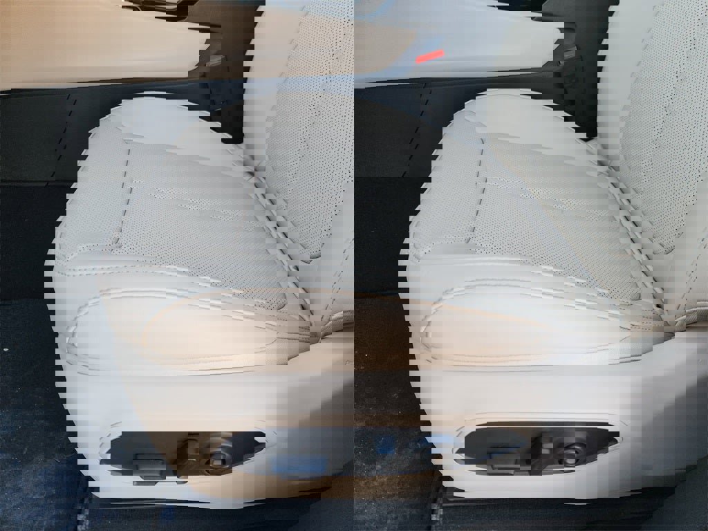 New 2025 Jeep Grand Cherokee L Limited w/ Luxury Tech Group II image 17