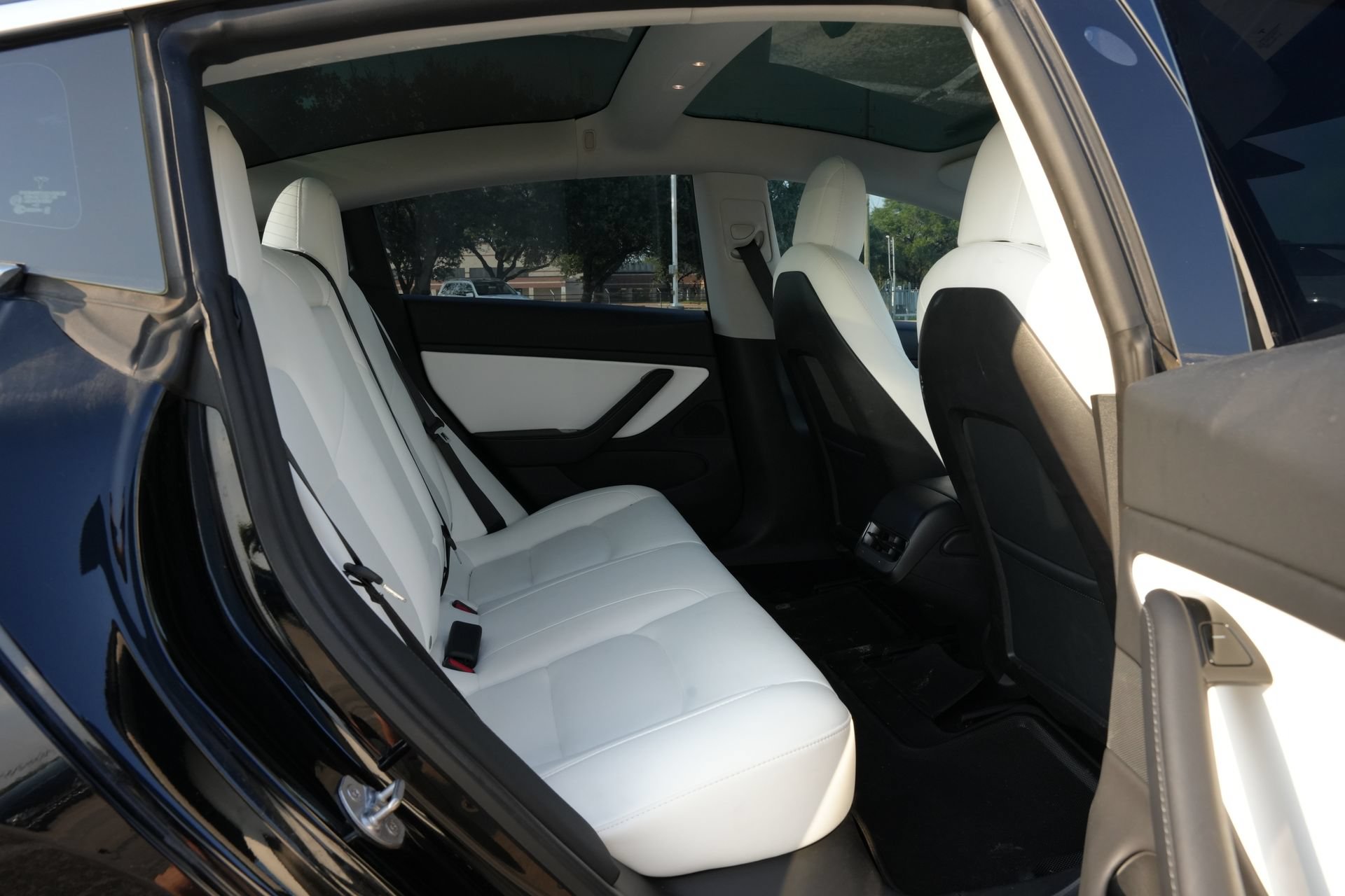 Used 2020 Tesla Model 3 Standard Range Plus RWD image 19