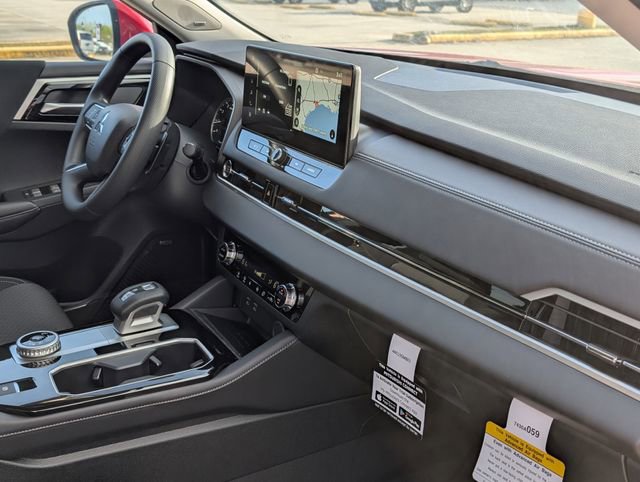 New 2025 Mitsubishi Outlander ES FWD image 24