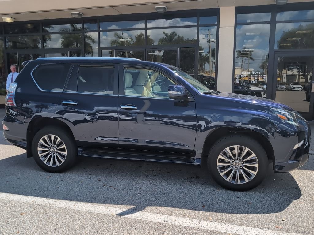 Certified 2020 Lexus GX 460 Luxury w/ Accessory Package image 11