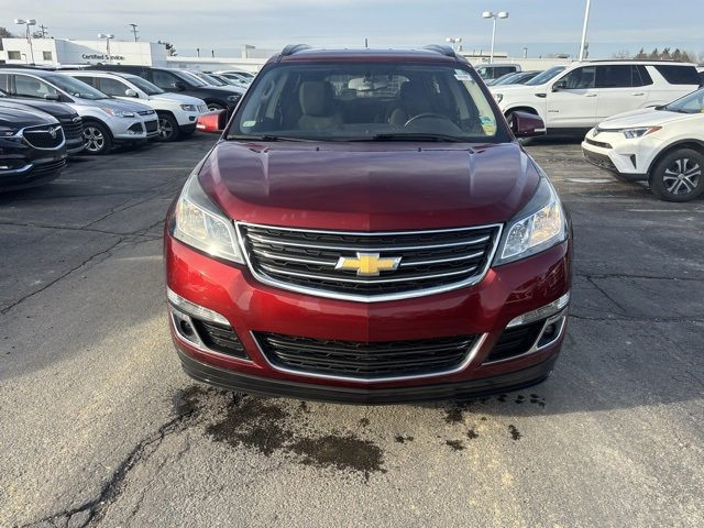 Used 2017 Chevrolet Traverse LT w/ Style and Technology Package image 2