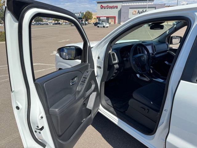 Used 2022 Nissan Frontier SV image 25