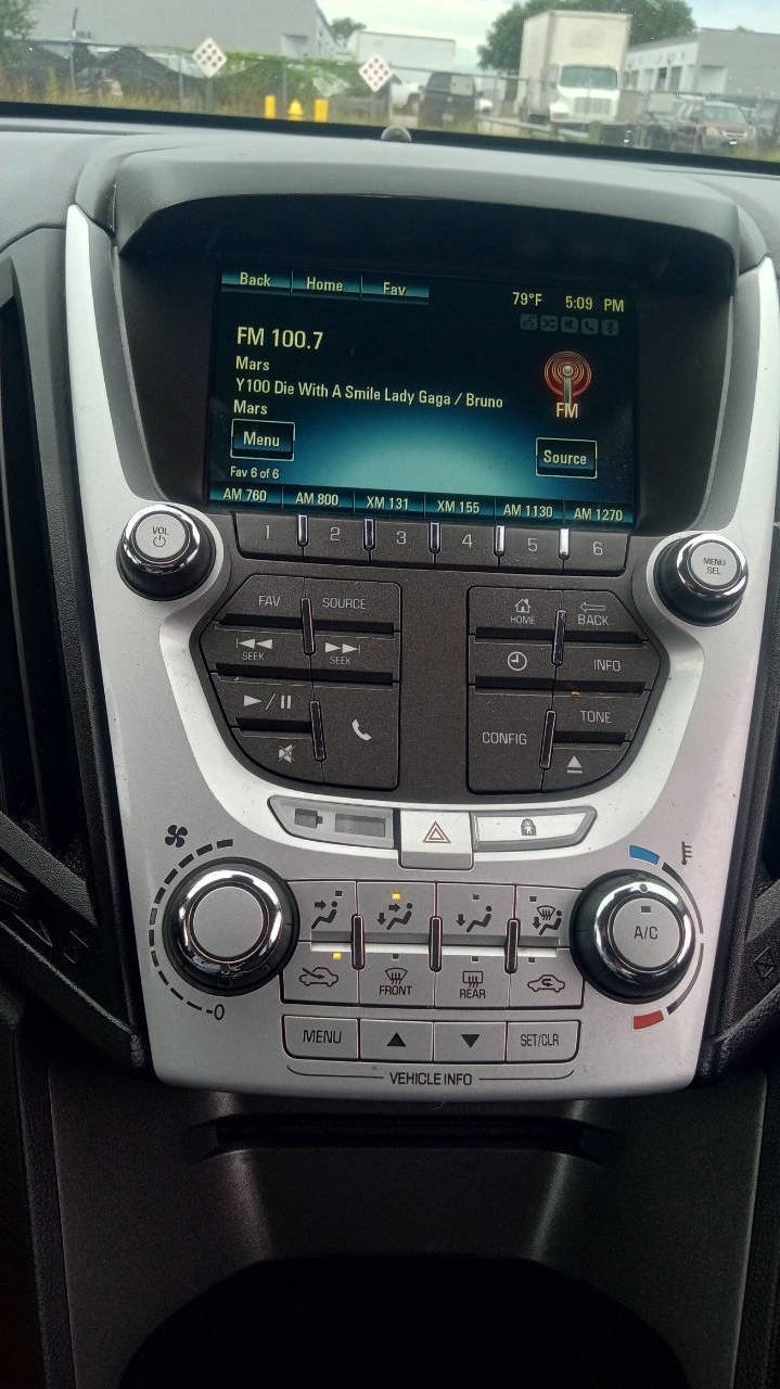 Used 2014 Chevrolet Equinox LT w/ Driver Convenience Package image 25