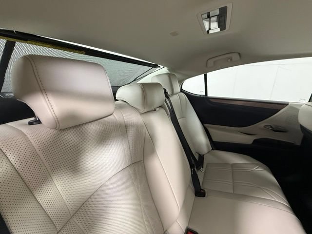 Certified 2025 Lexus ES 300h w/ Technology Package FWD image 31
