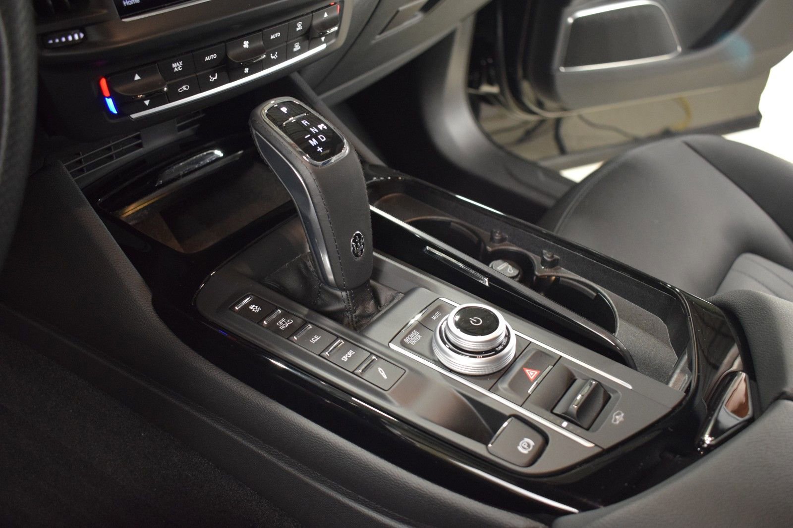 Certified 2023 Maserati Levante GT AWD/4WD image 34