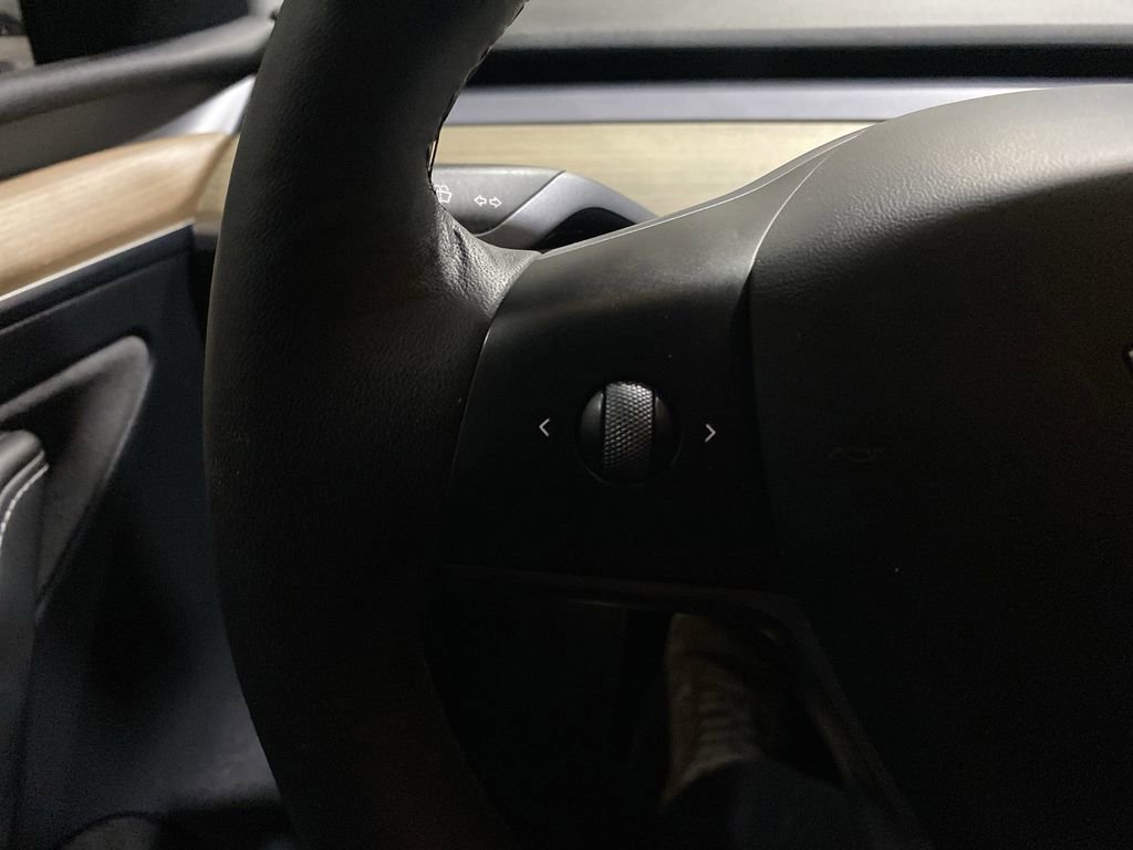 Used 2023 Tesla Model Y Long Range image 11