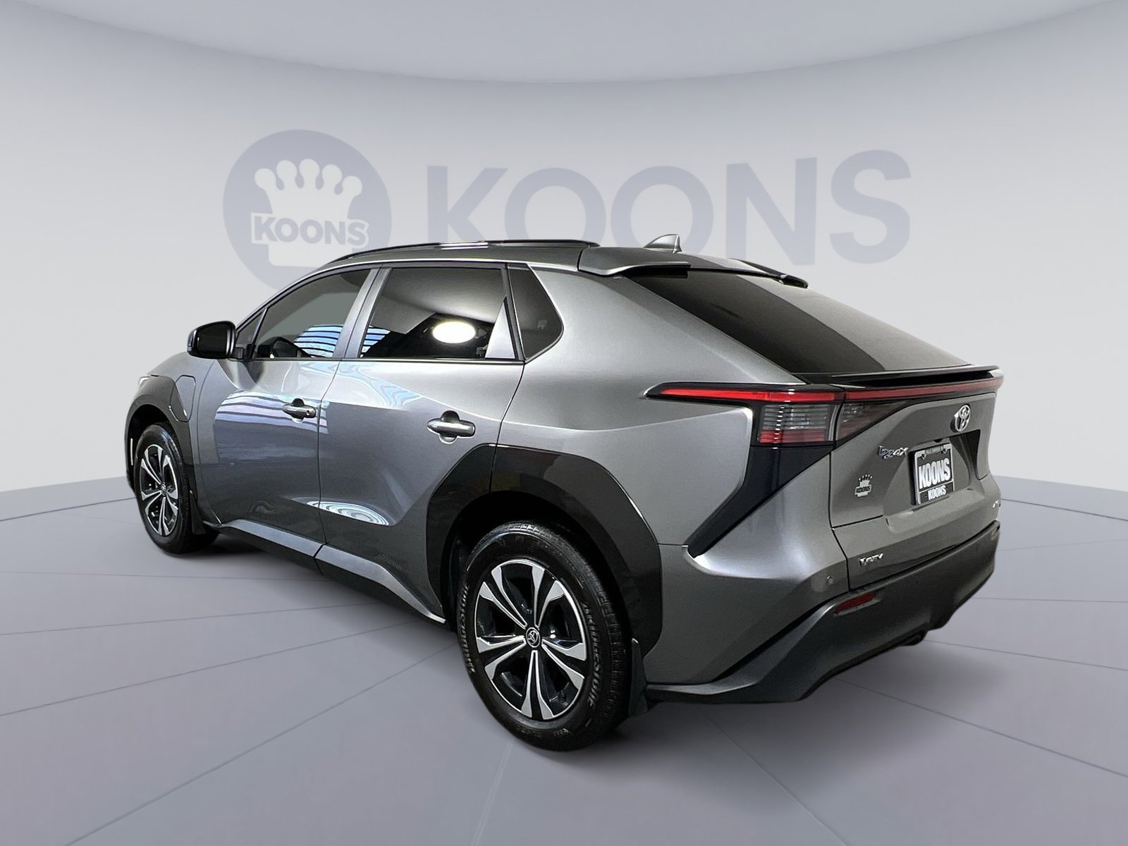 Used 2024 Toyota bZ4X XLE AWD/4WD image 8