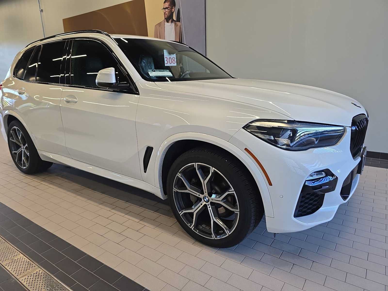 Used 2020 BMW X5 xDrive40i w/ M Sport Package AWD/4WD image 2