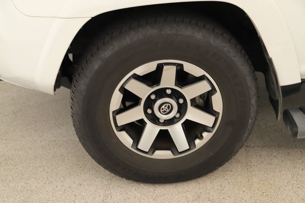 Used 2021 Toyota 4Runner TRD Off-Road Premium w/ Moonroof Package AWD/4WD image 39