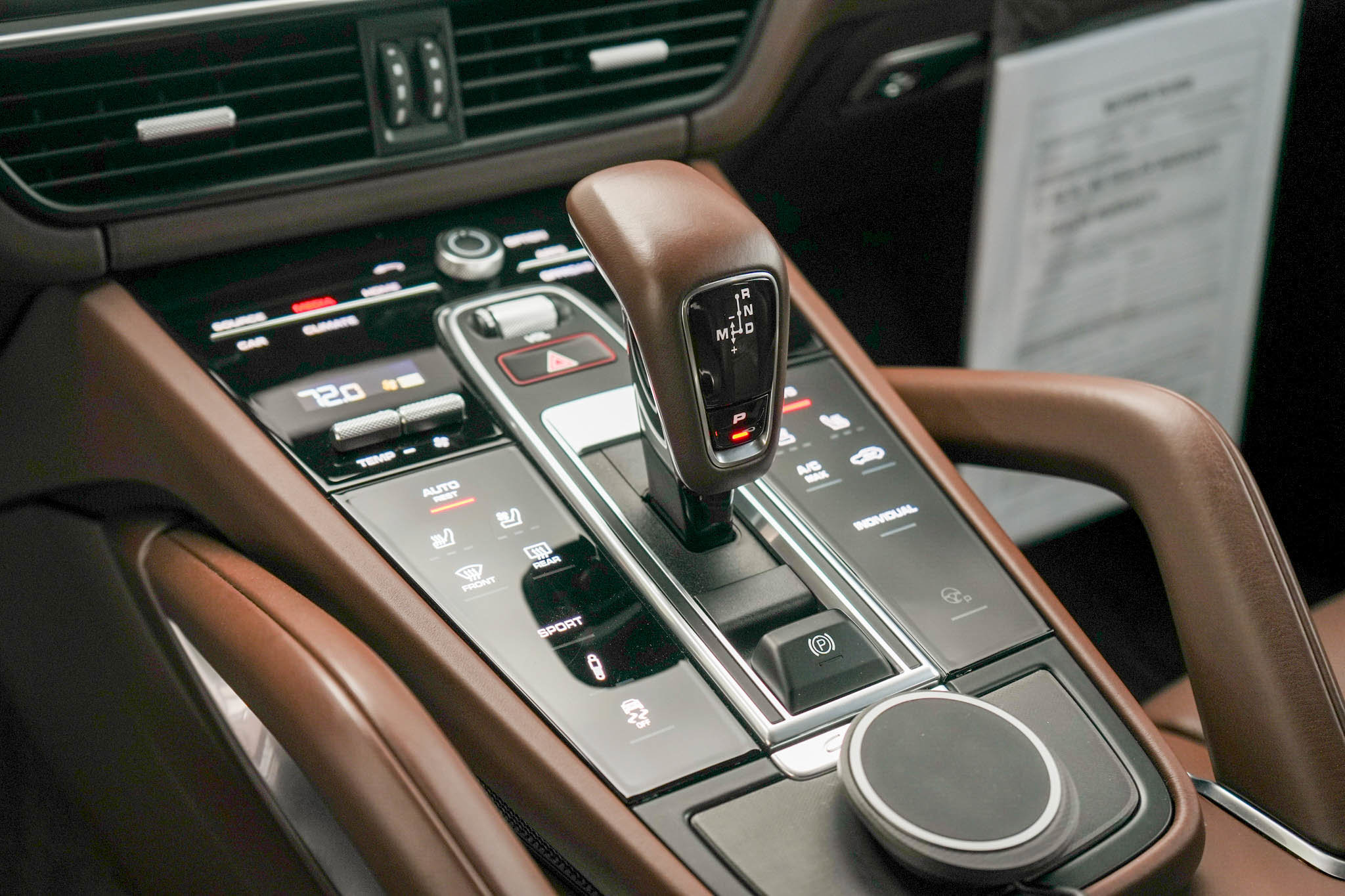 Used 2020 Porsche Cayenne Turbo AWD/4WD image 32