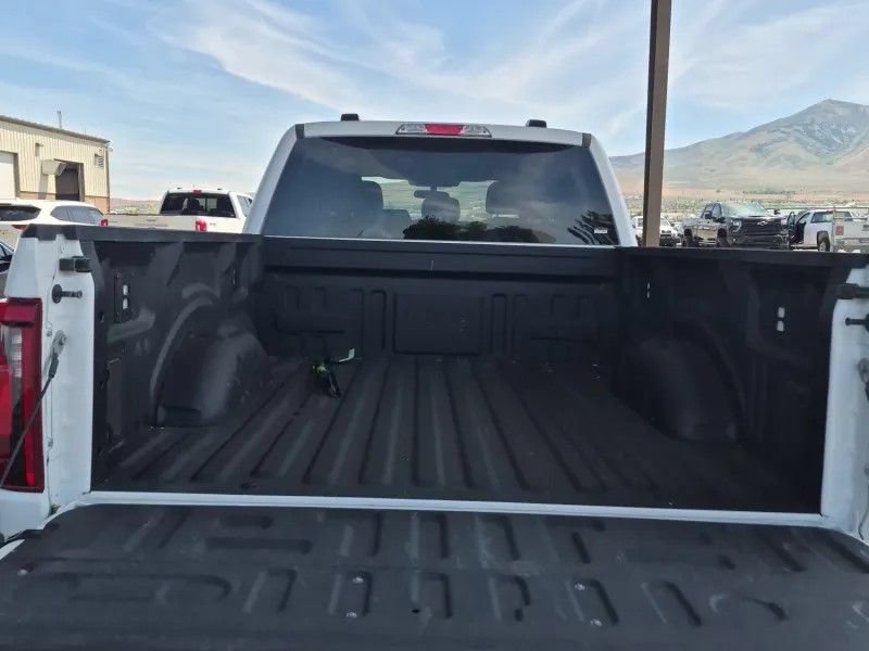 Used 2023 Ford F250 Lariat w/ Lariat Ultimate Package AWD/4WD image 11