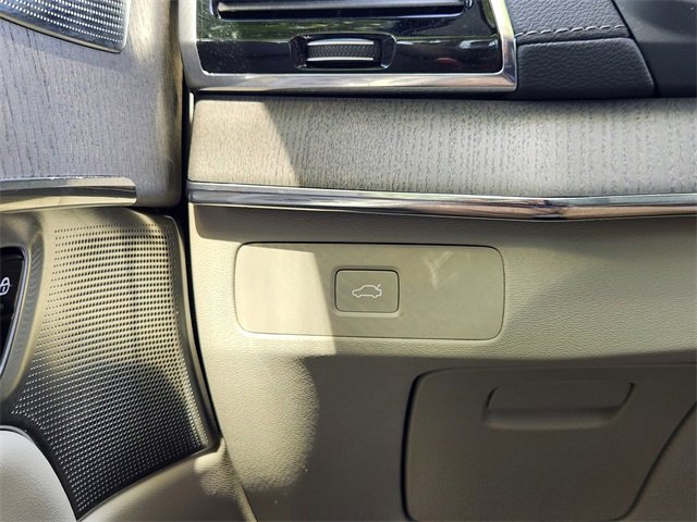 Used 2025 Volvo XC90 B6 Ultra w/ Lounge Package image 22