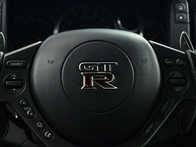 Used 2012 Nissan GT-R Premium image 40