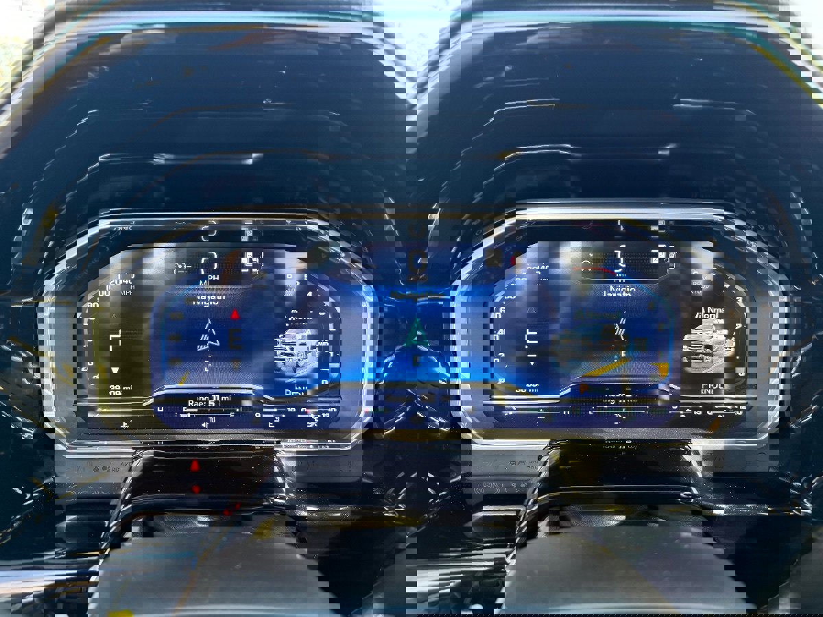 Used 2025 Chevrolet Silverado 2500 LT w/ Convenience Package image 23