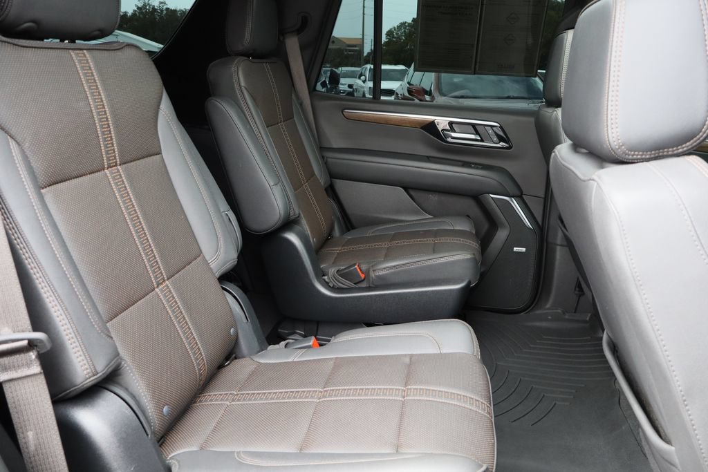 Certified 2025 Chevrolet Tahoe High Country AWD/4WD image 33