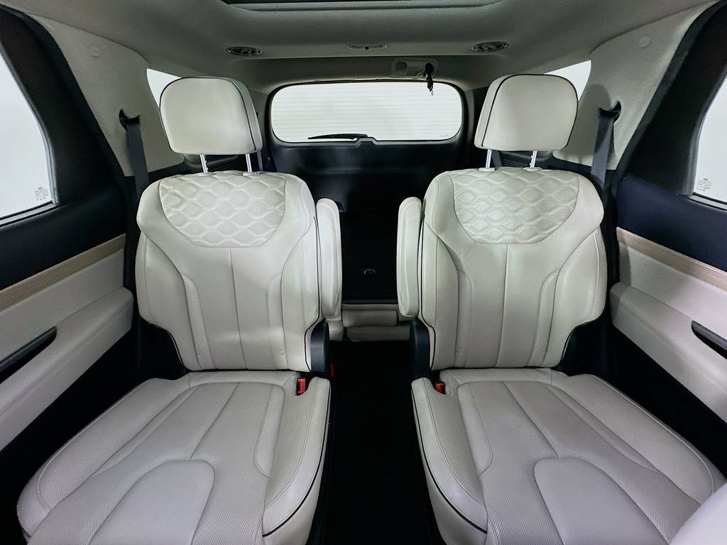 Used 2022 Hyundai Palisade Limited FWD image 13