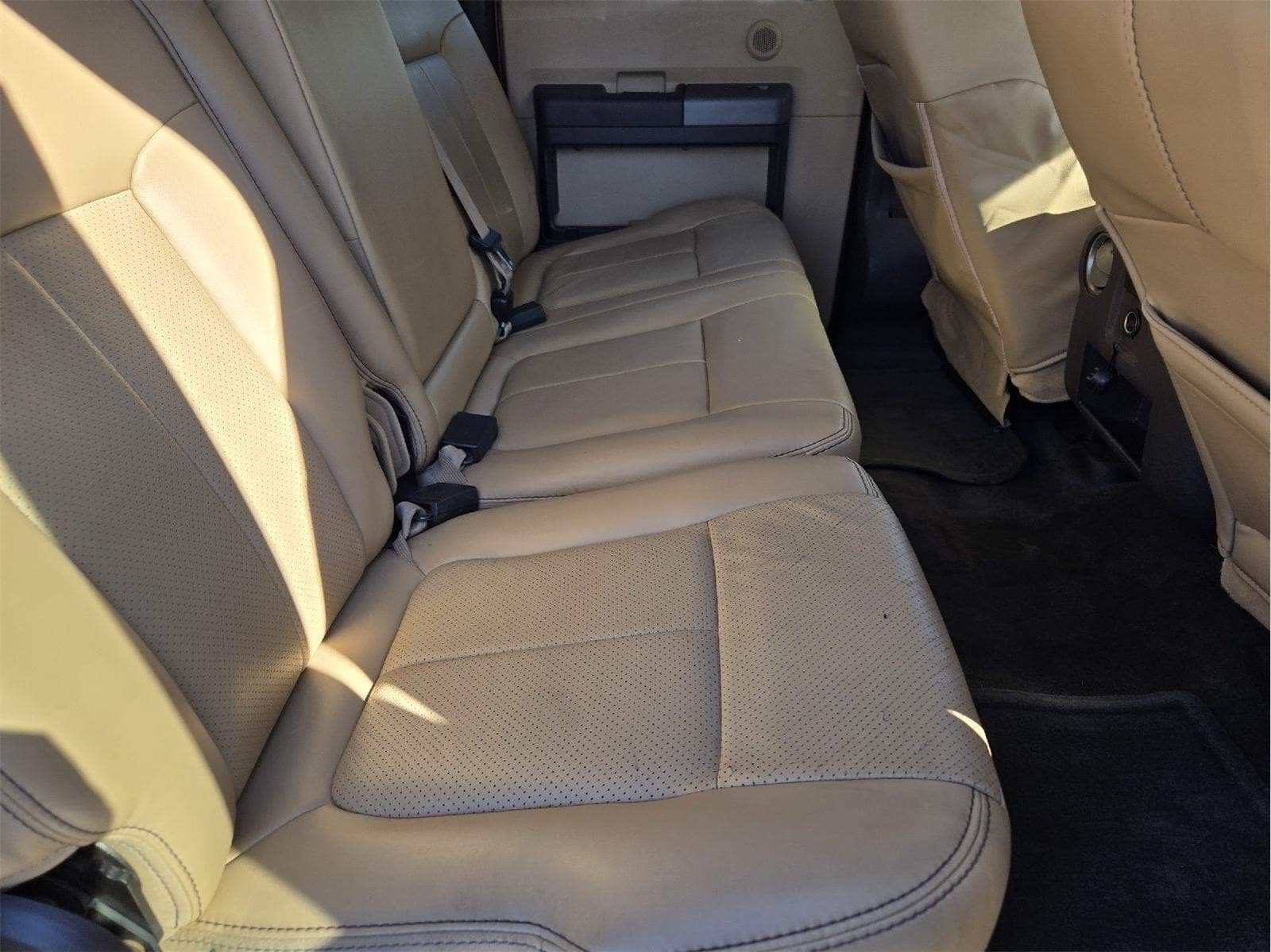 Used 2011 Ford F250 Lariat w/ Lariat Interior Pkg AWD/4WD image 29