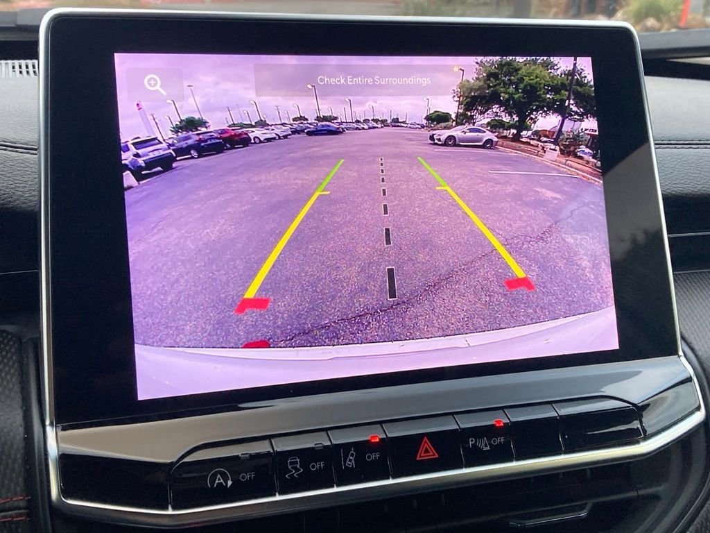 Used 2025 Jeep Compass Trailhawk w/ Trailer Tow Group AWD/4WD image 24