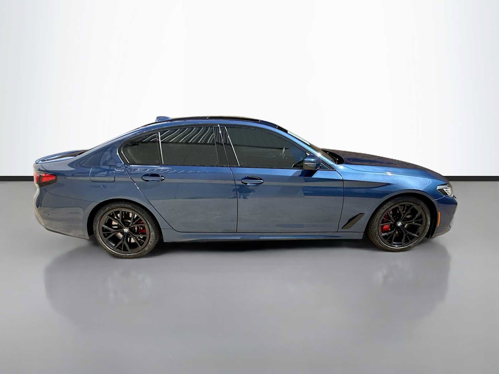 Used 2023 BMW M550i xDrive w/ Executive Package AWD/4WD image 7