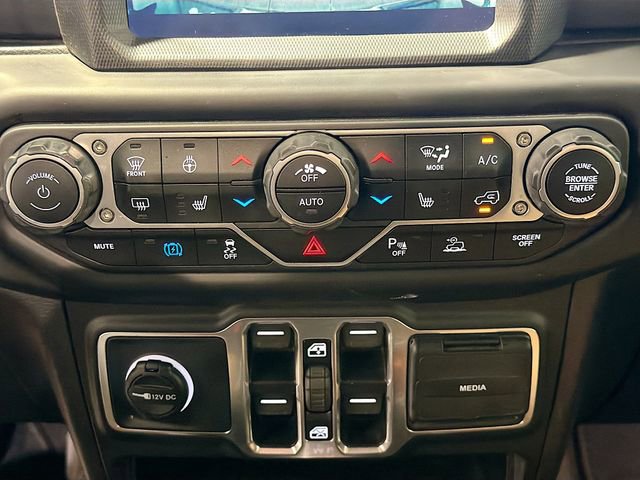 Used 2021 Jeep Wrangler Unlimited Sahara w/ Cold Weather Group AWD/4WD image 15