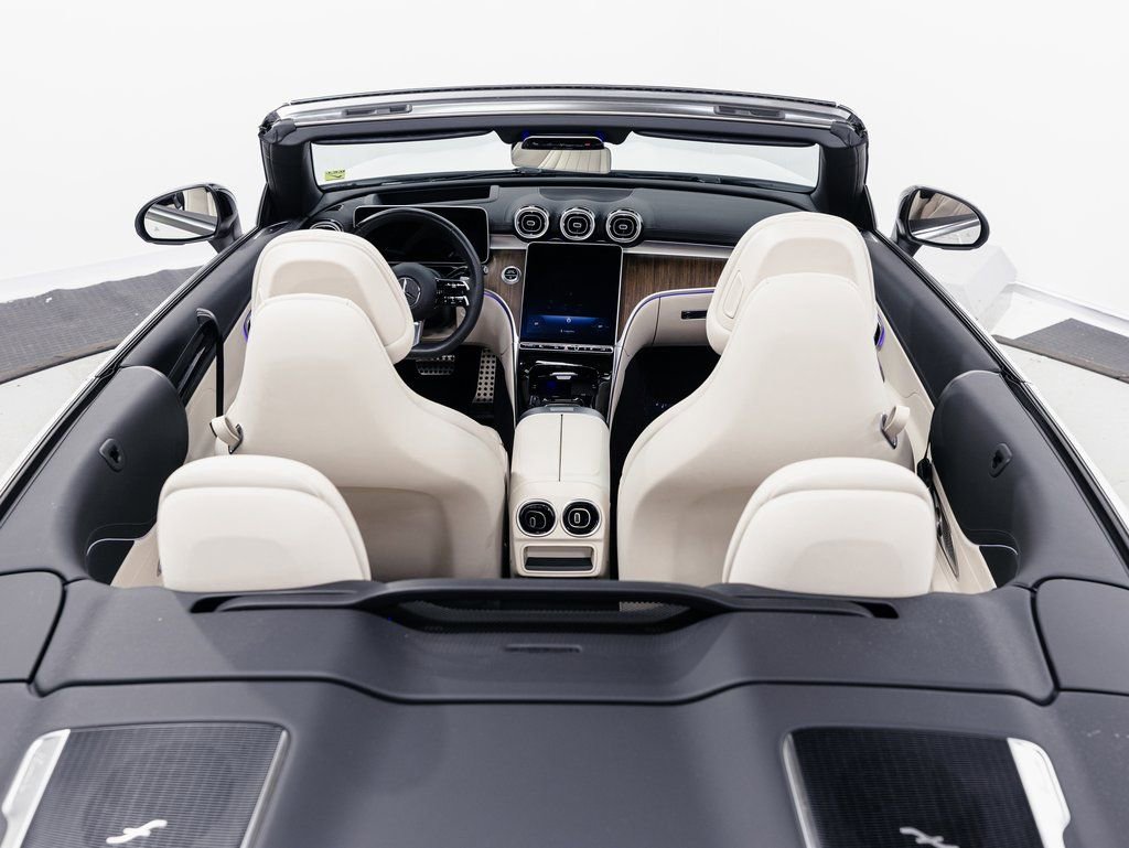 Used 2024 Mercedes-Benz CLE 450 4MATIC Cabriolet image 26