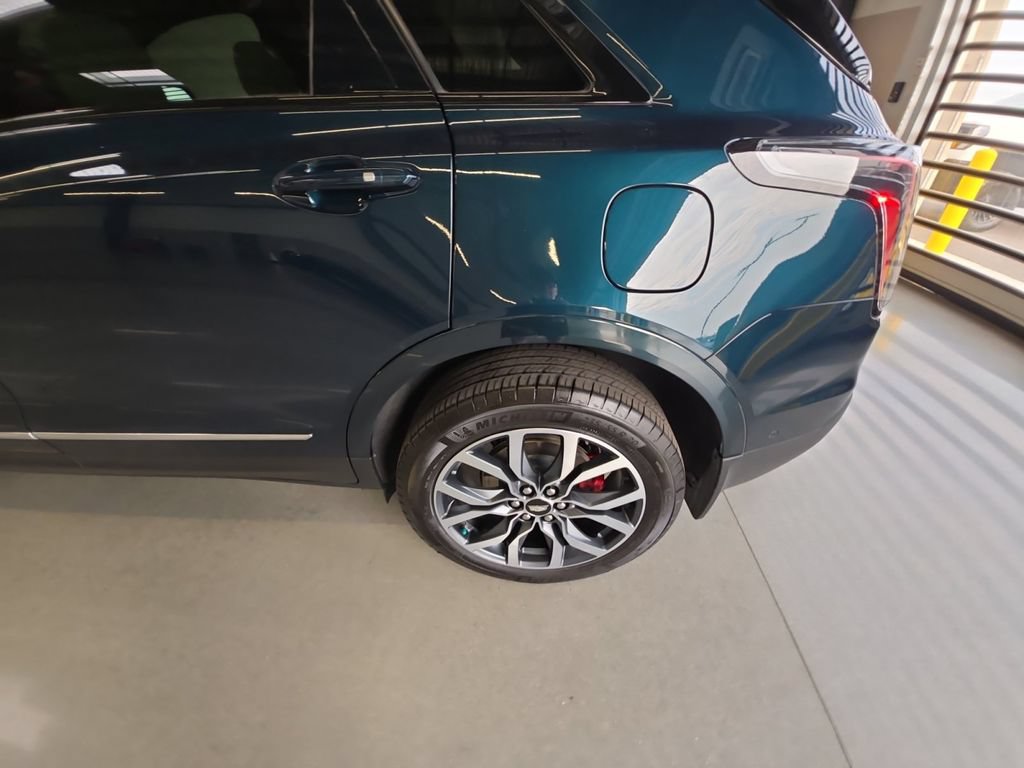 Certified 2025 Cadillac XT5 Sportv w/ Technology Package AWD/4WD image 26