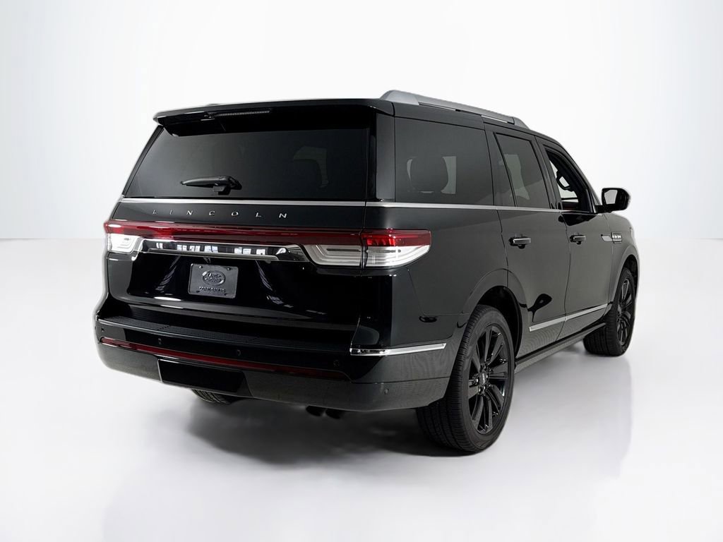 Used 2023 Lincoln Navigator Reserve w/ Monochromatic Package image 5