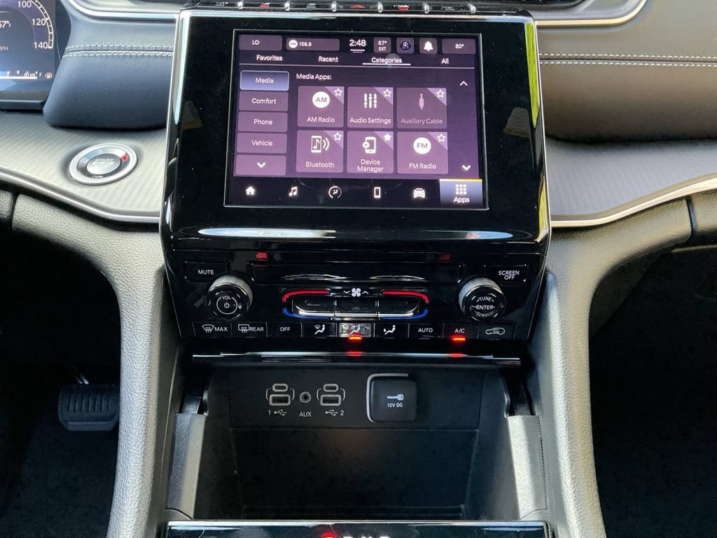 Used 2025 Jeep Grand Cherokee Laredo RWD image 12