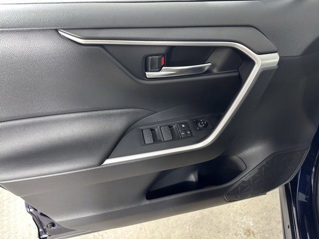 Used 2023 Toyota RAV4 SE image 20