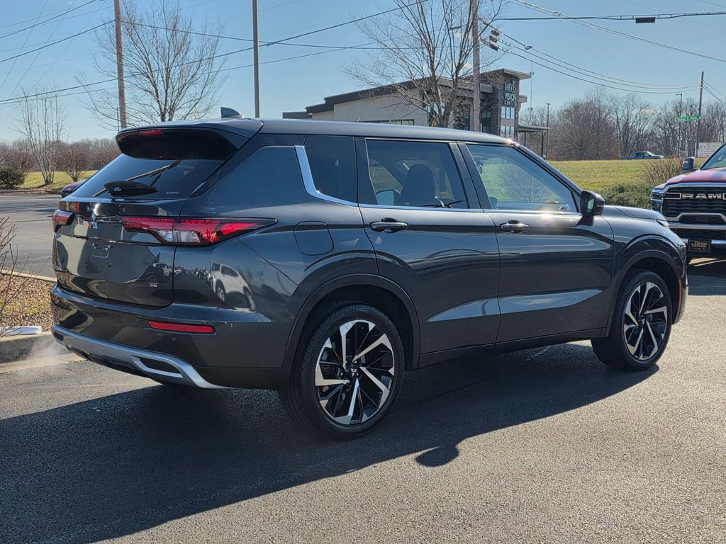 Used 2024 Mitsubishi Outlander SE image 6