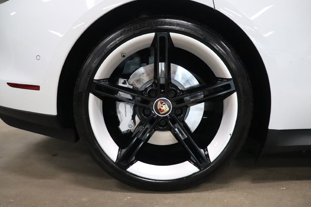 Used 2020 Porsche Taycan 4S image 37
