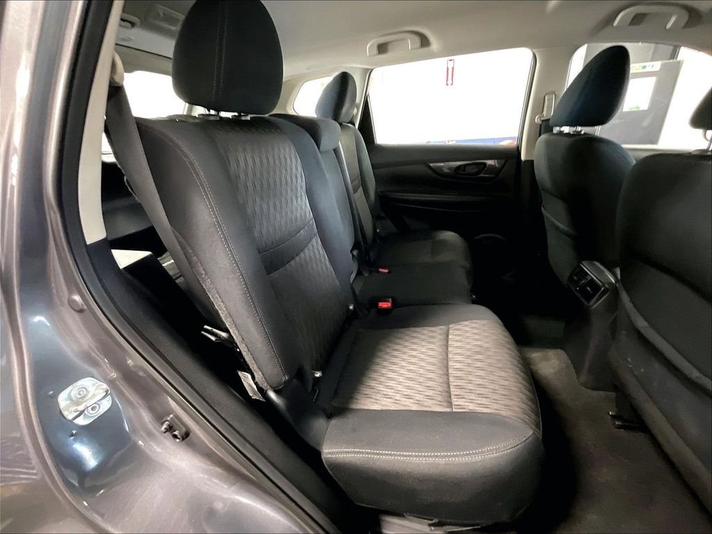 Used 2019 Nissan Rogue S AWD/4WD image 16