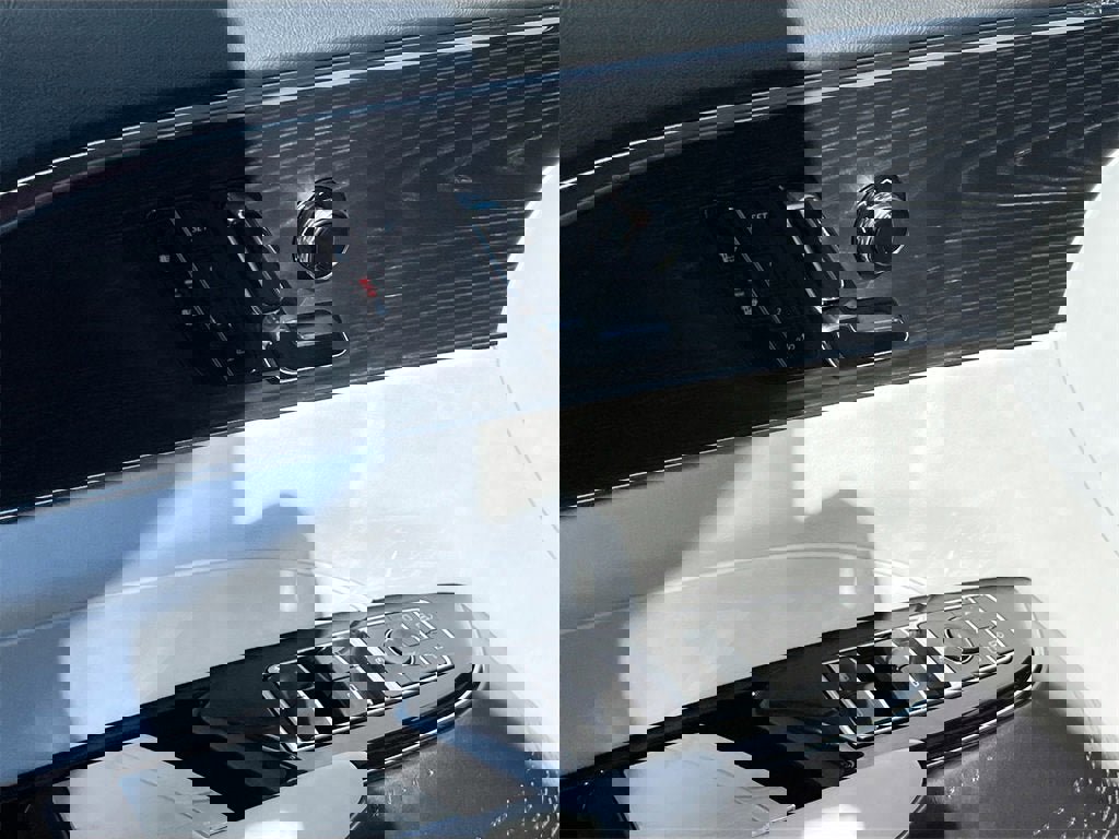 New 2026 Cadillac Lyriq Luxury image 17