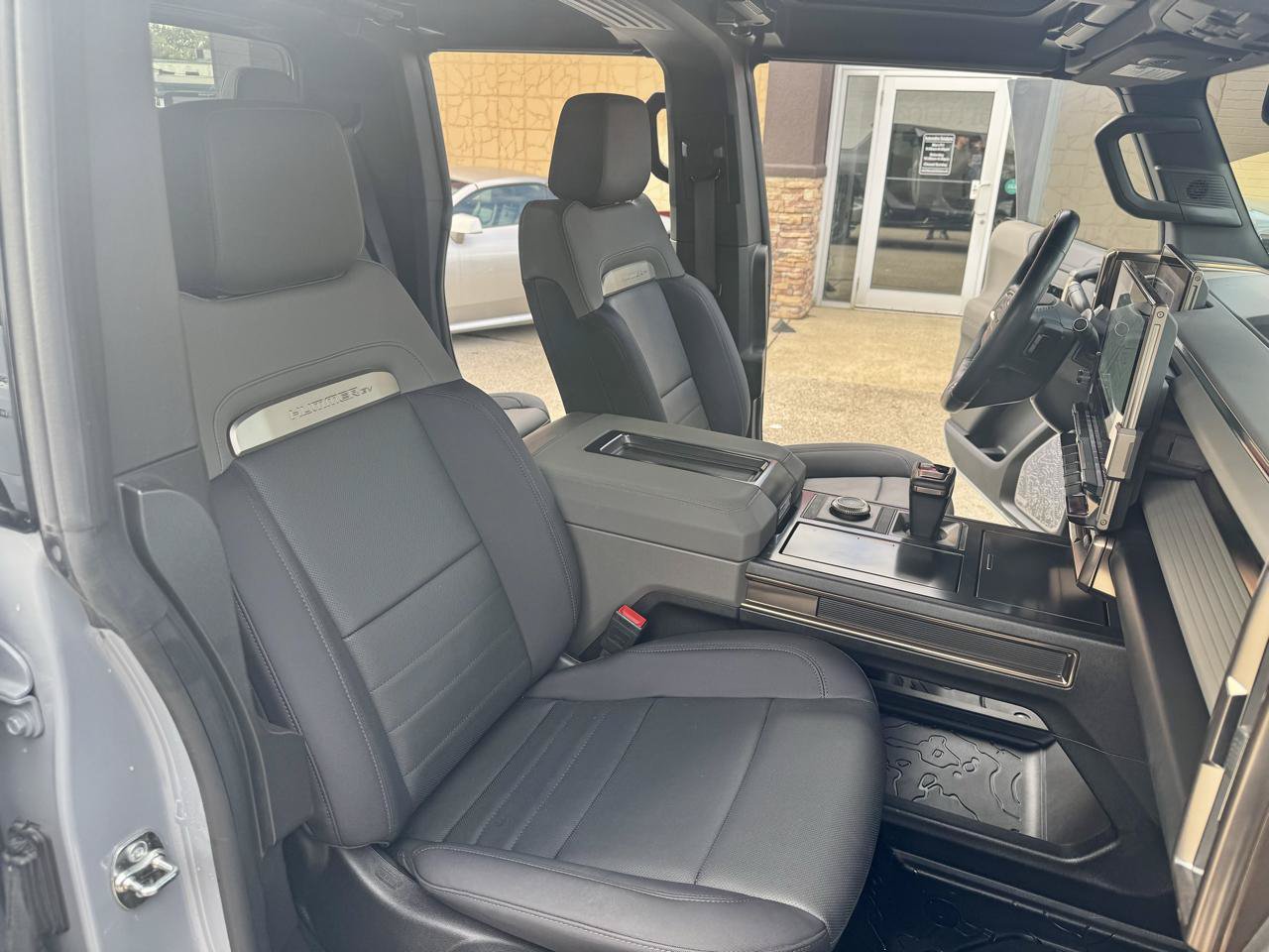 Used 2025 GMC Hummer EV 2X AWD/4WD image 15