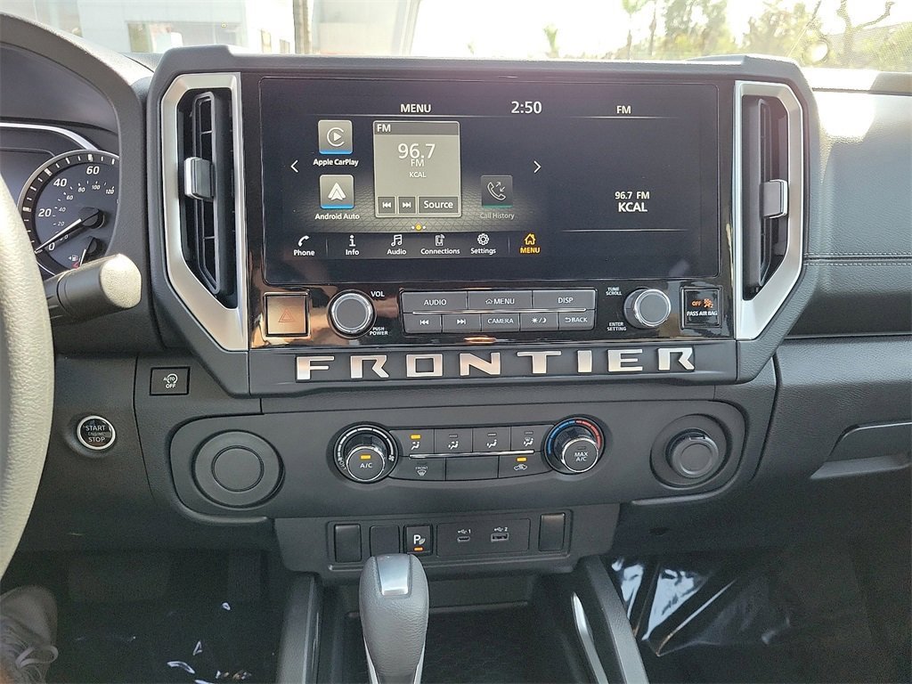 Used 2025 Nissan Frontier SV image 11