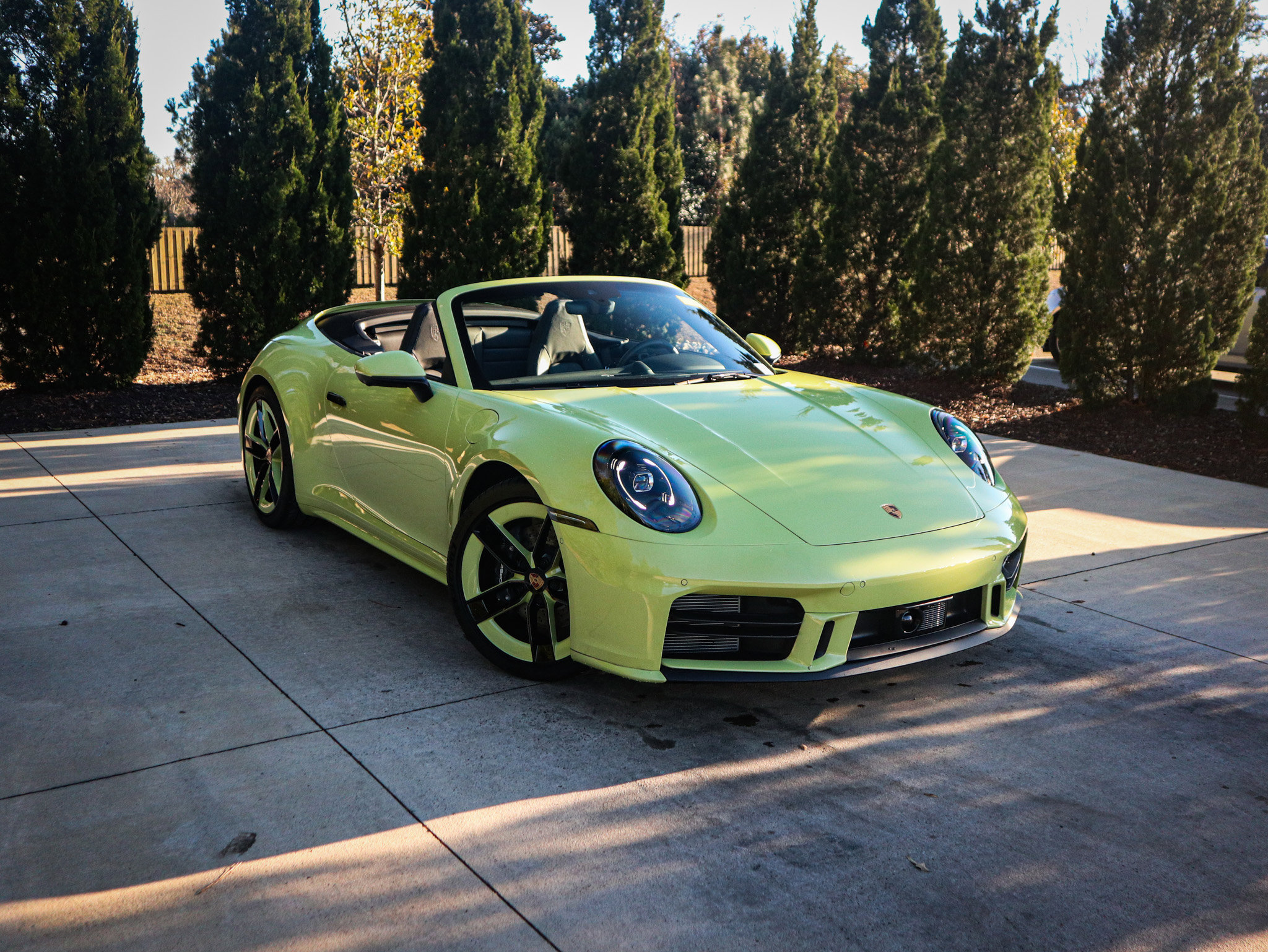 Used 2025 Porsche 911 Carrera RWD image 3