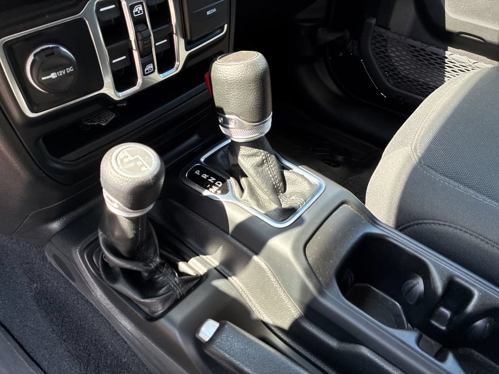 Used 2022 Jeep Gladiator Sport AWD/4WD image 25