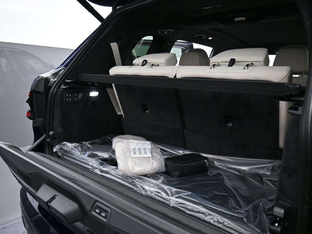 New 2026 BMW X7 xDrive40i w/ M Sport Package image 17