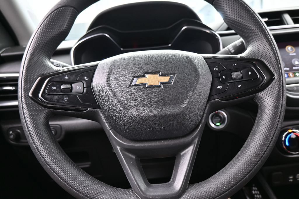 Used 2023 Chevrolet TrailBlazer LT FWD image 24