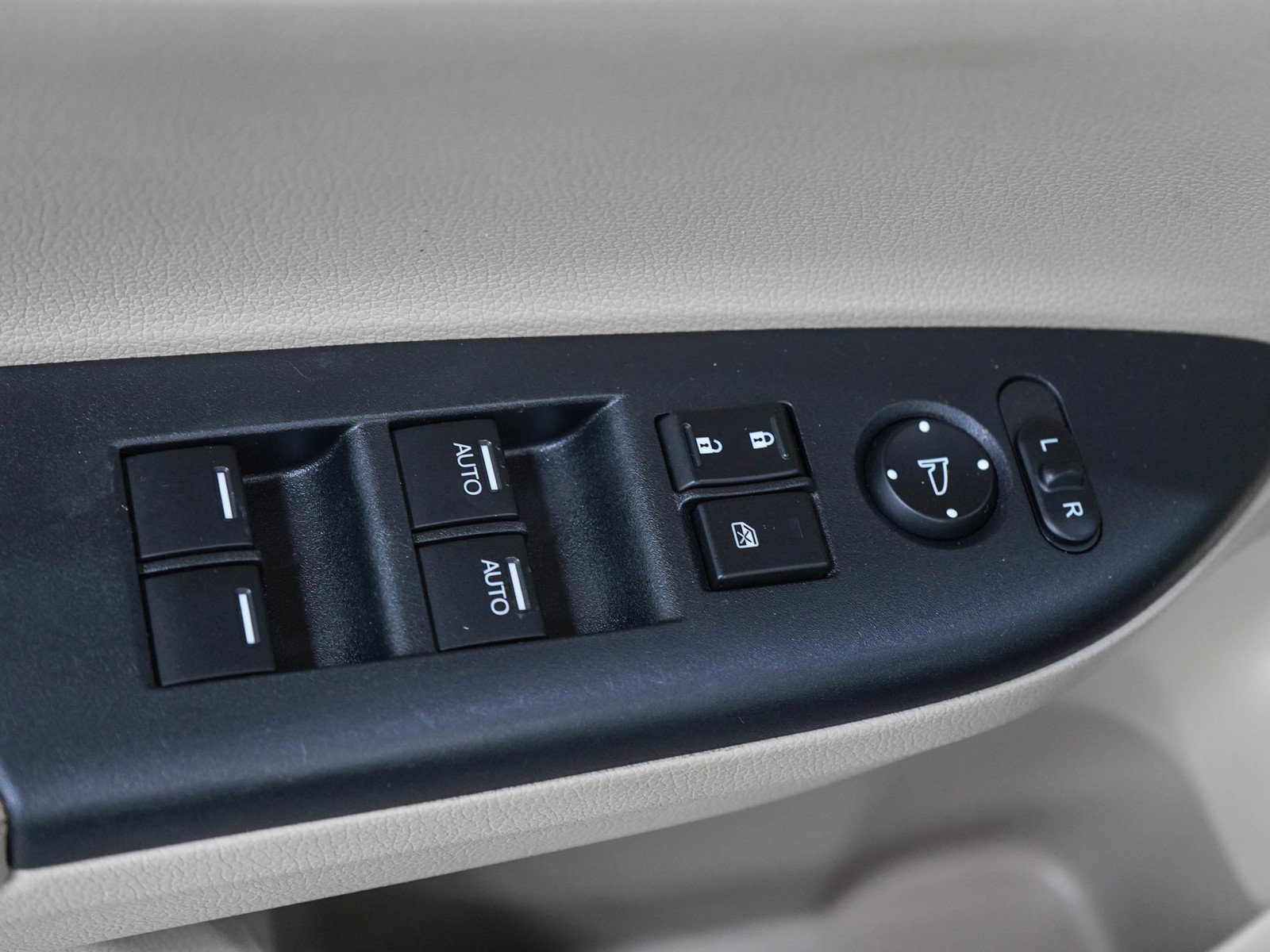Used 2017 Honda Accord EX image 19