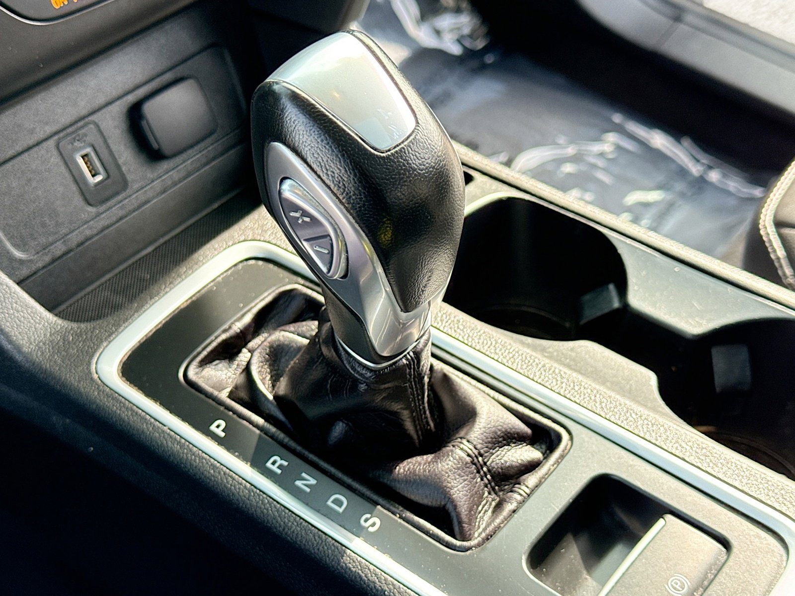 Used 2018 Ford Escape SEL w/ Ford Safe & Smart Package image 12