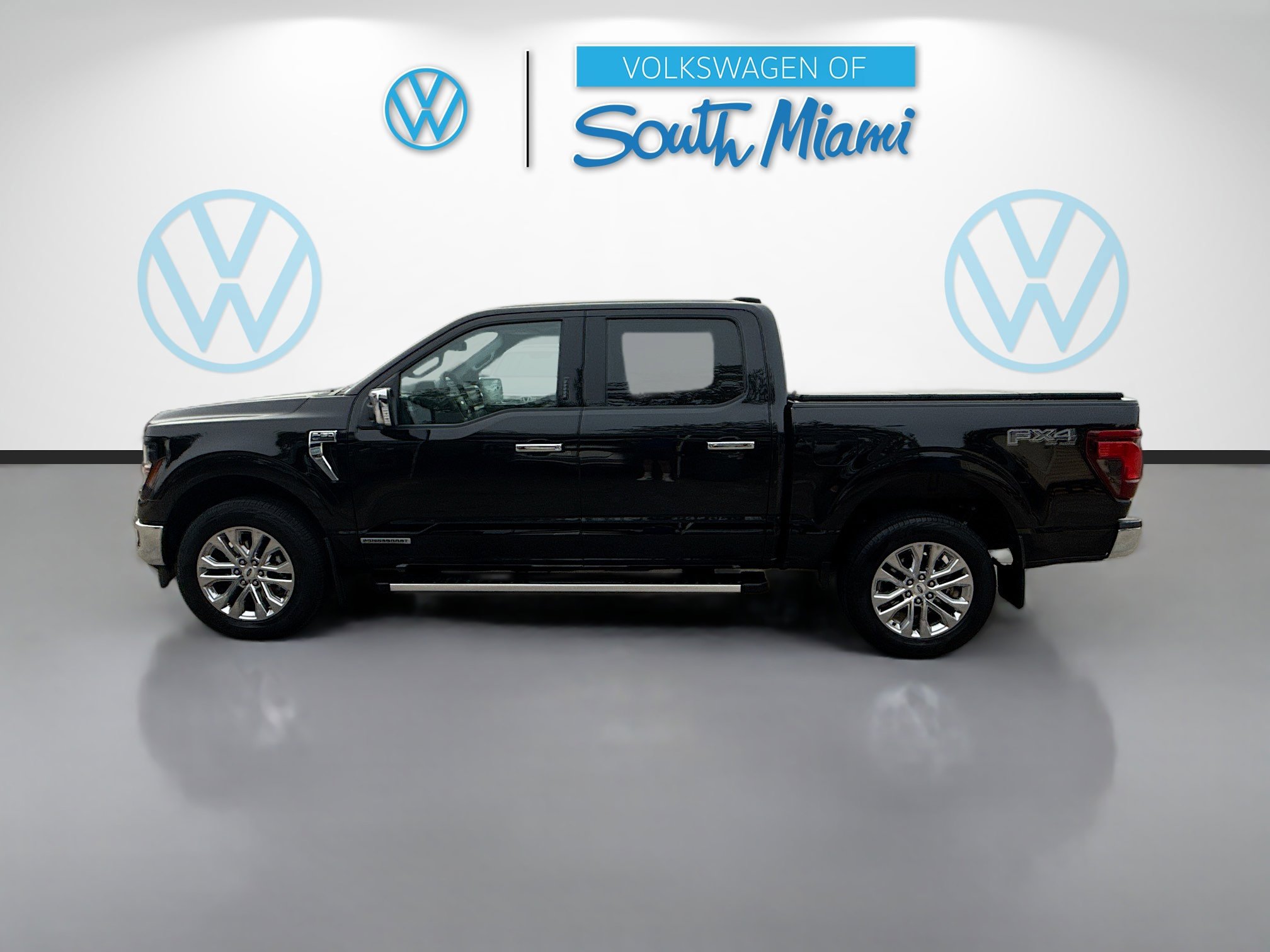 Used 2024 Ford F150 XLT w/ Equipment Group 303A High image 4