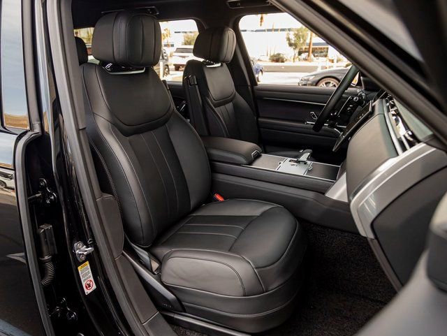 New 2026 Land Rover Range Rover SE image 27