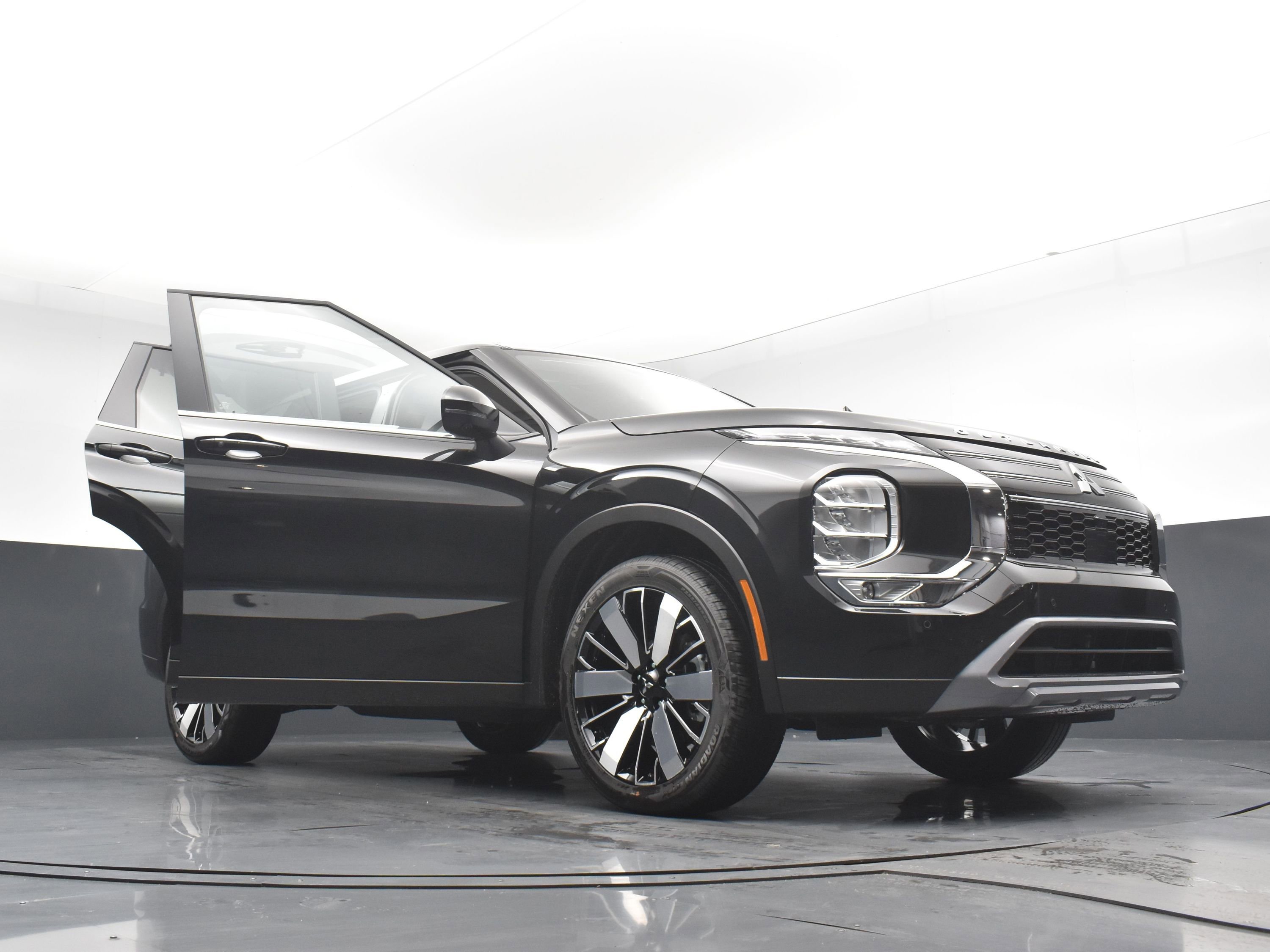 New 2026 Mitsubishi Outlander LE image 30