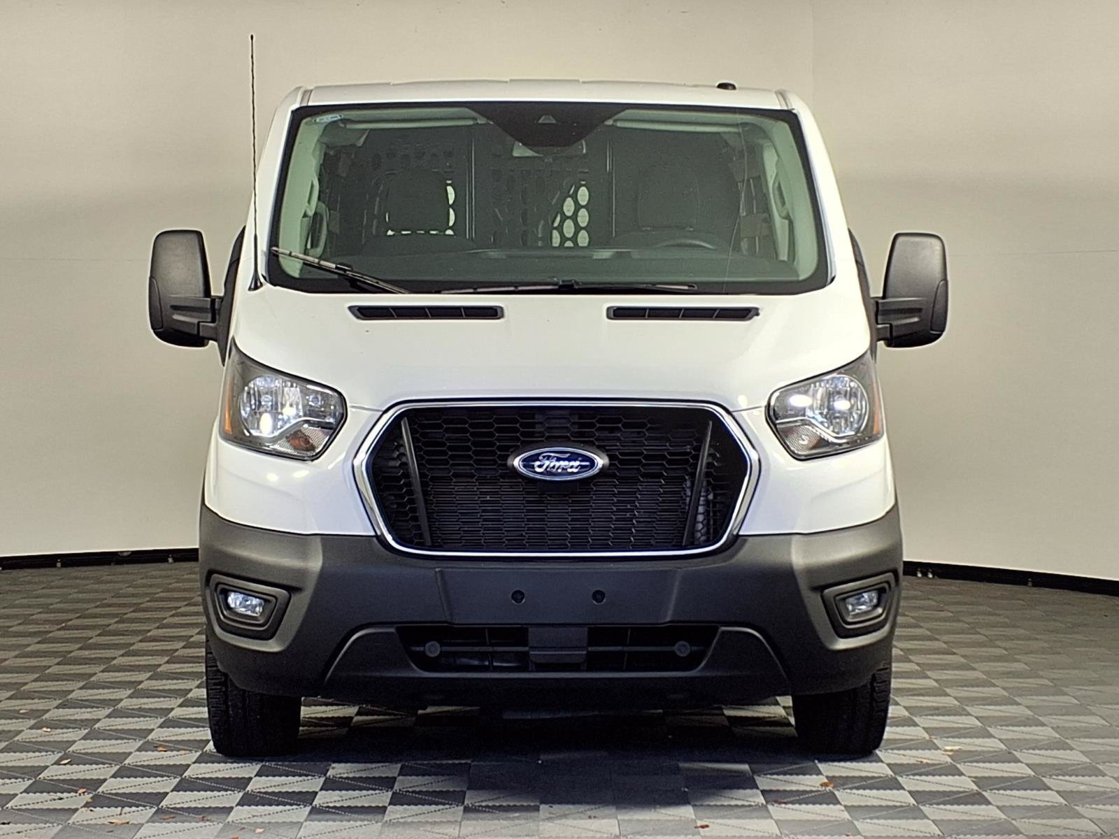 Used 2025 Ford Transit 250 Low Roof w/ Exterior Upgrade Package RWD image 2