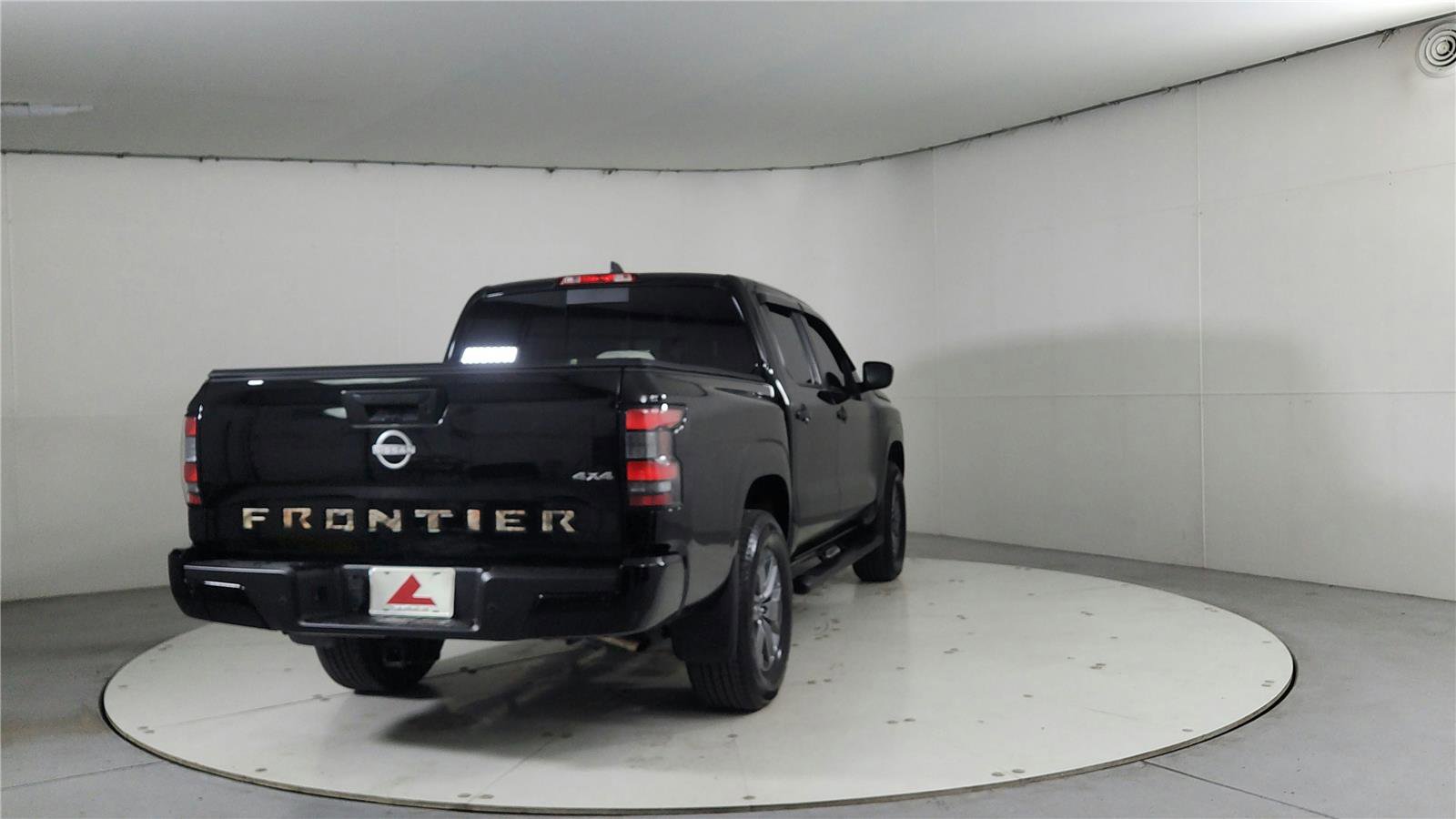 Certified 2025 Nissan Frontier SV image 6