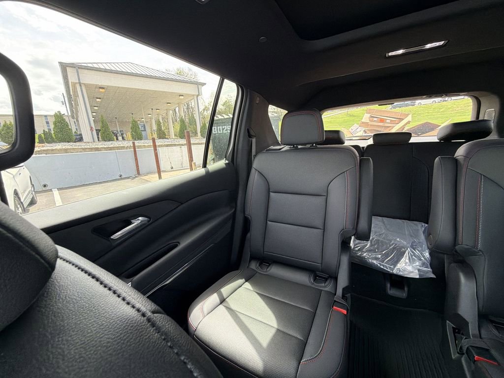 New 2026 Chevrolet Traverse Z71 image 12