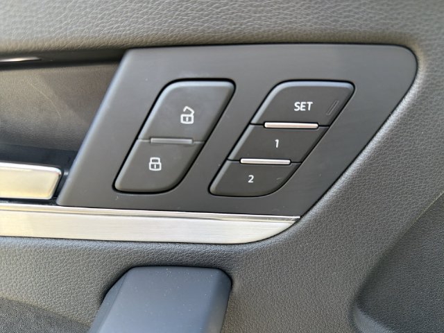 Used 2024 Audi Q5 e Premium Plus w/ Premium Plus Package AWD/4WD image 37
