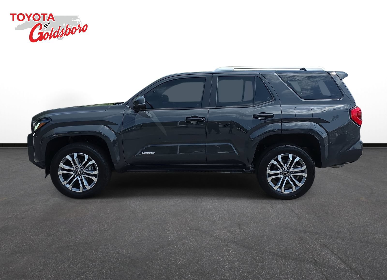 Used 2025 Toyota 4Runner Limited AWD/4WD image 8